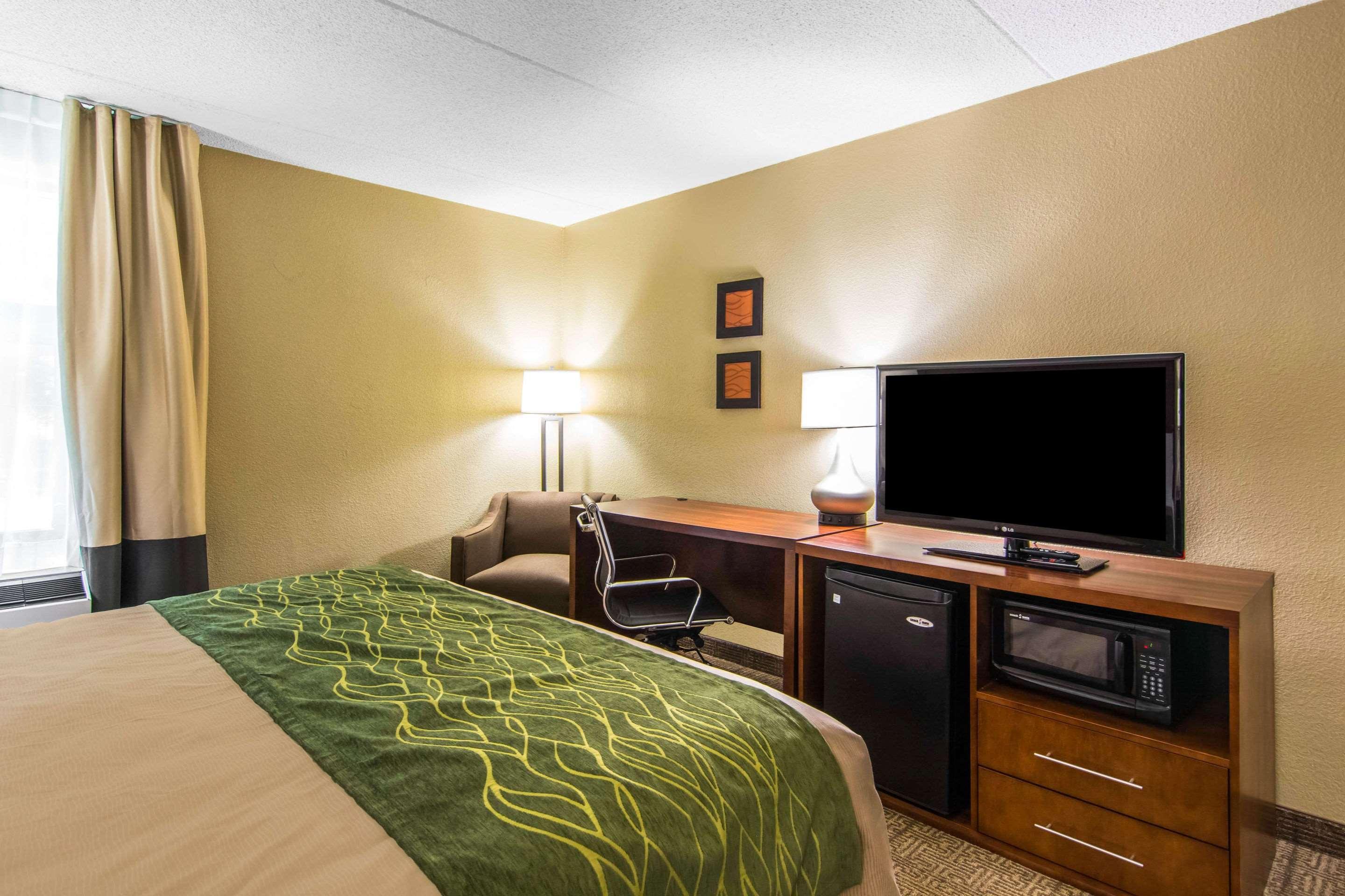 Comfort Inn Newport News-Williamsburg East Экстерьер фото