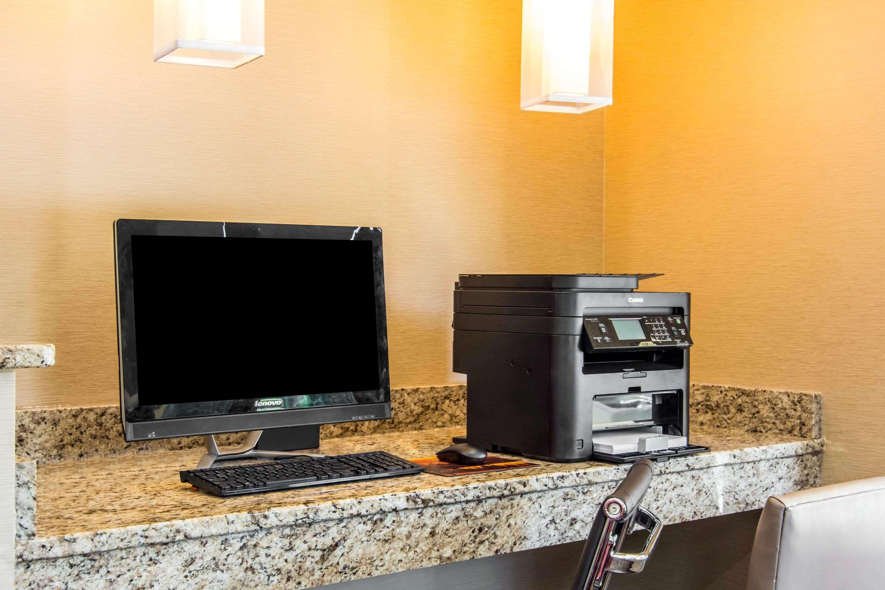 Comfort Inn Newport News-Williamsburg East Экстерьер фото