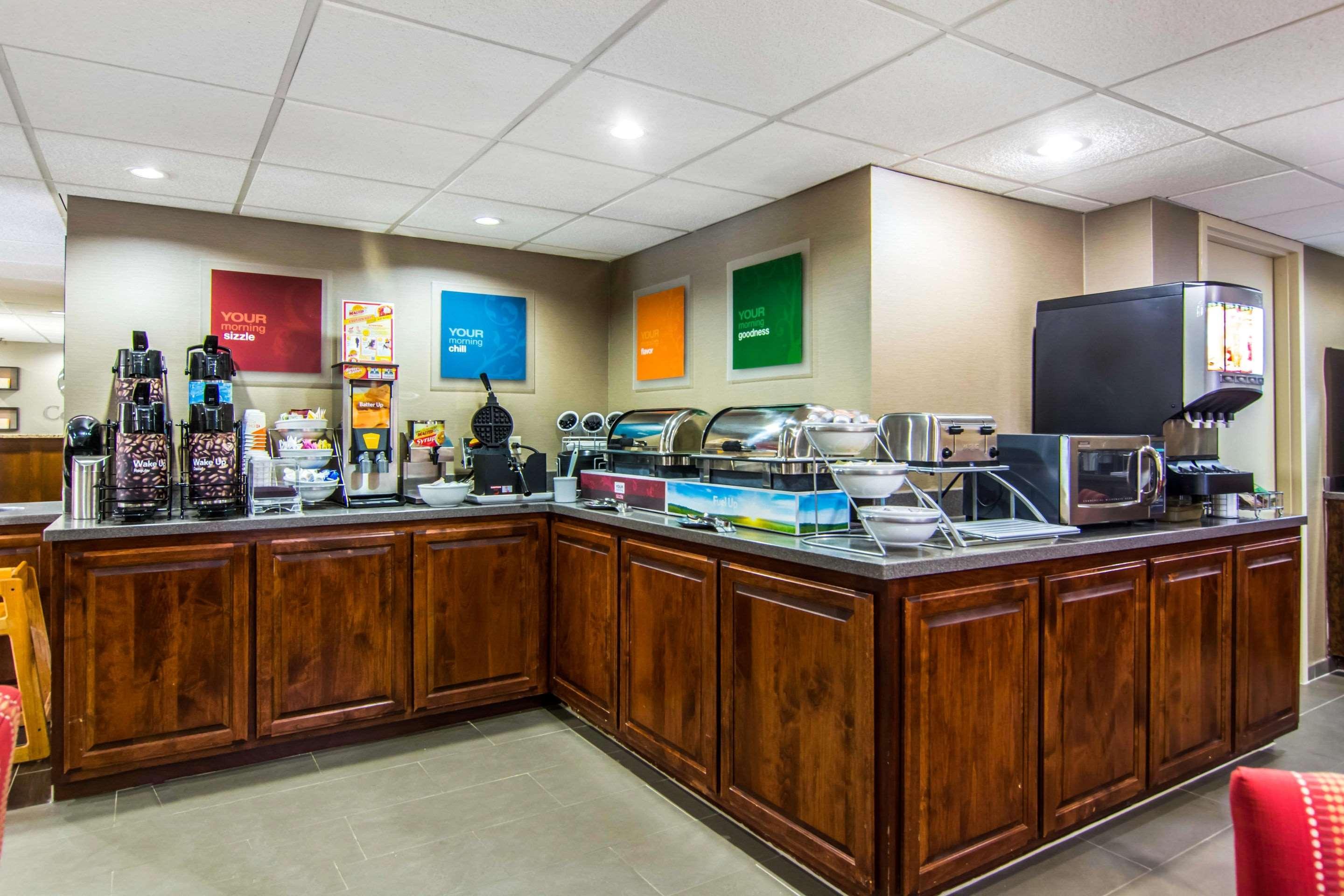 Comfort Inn Newport News-Williamsburg East Экстерьер фото