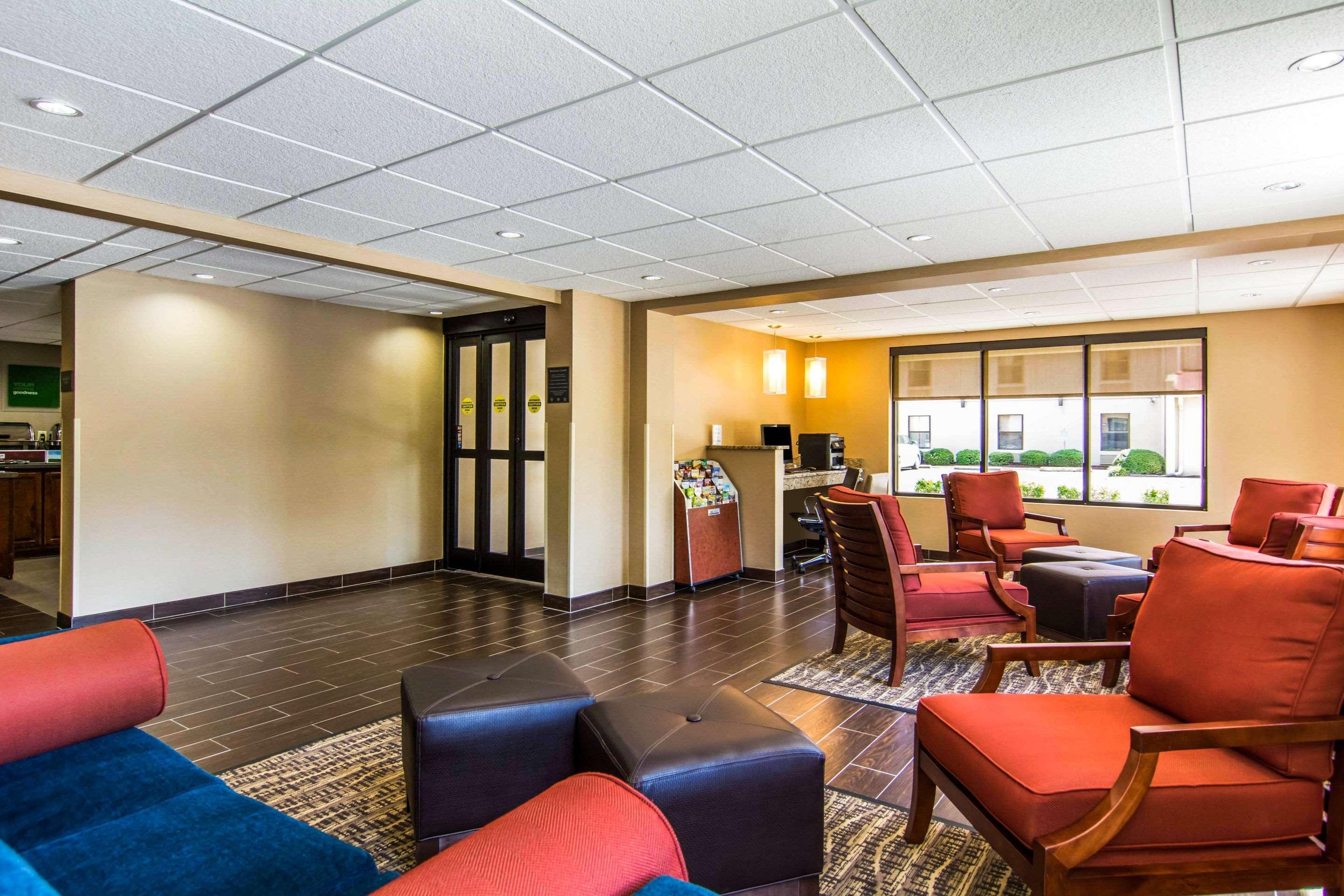 Comfort Inn Newport News-Williamsburg East Экстерьер фото