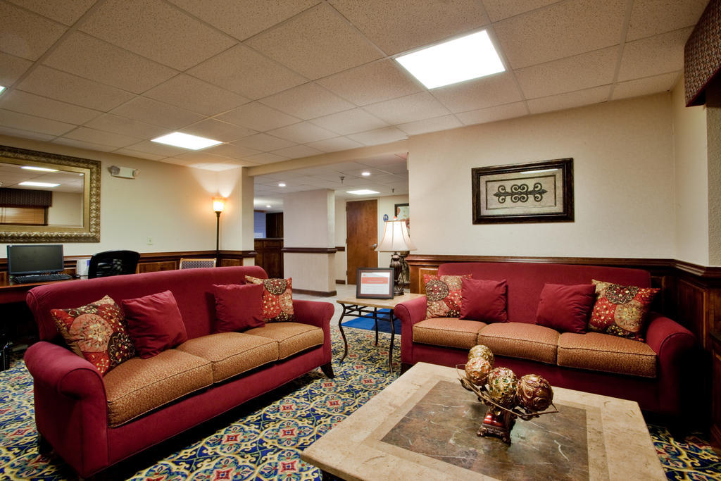 Comfort Inn Newport News-Williamsburg East Интерьер фото